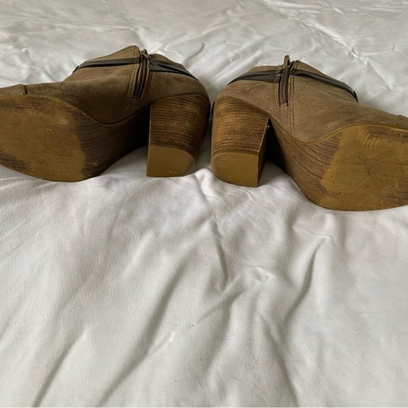 Carlos Santana Faux suede heel bootie - Picture 6 of 6